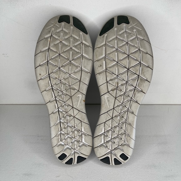 Nike Free Rn Flyknit - Picture 8 of 8